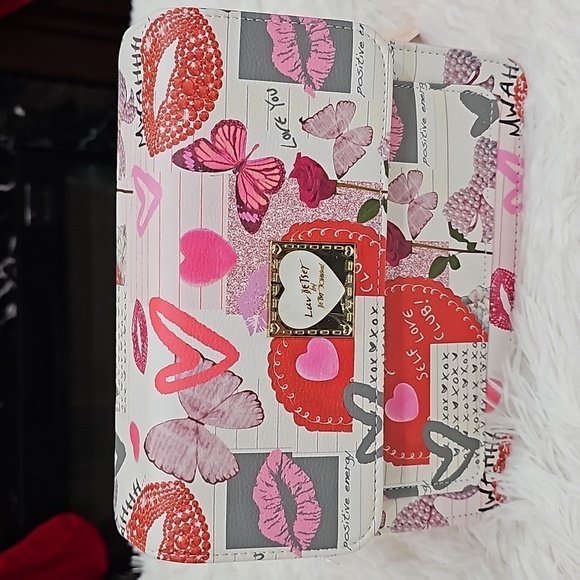 BETSEY JOHNSN PINK n MULTI COLOR LUV BETSEY DMF HANDBAG - Picture 2 of 6